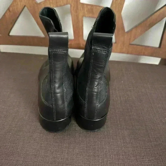 Vince black leather ankle boots used like a new Size 8 - Picture 7 of 12